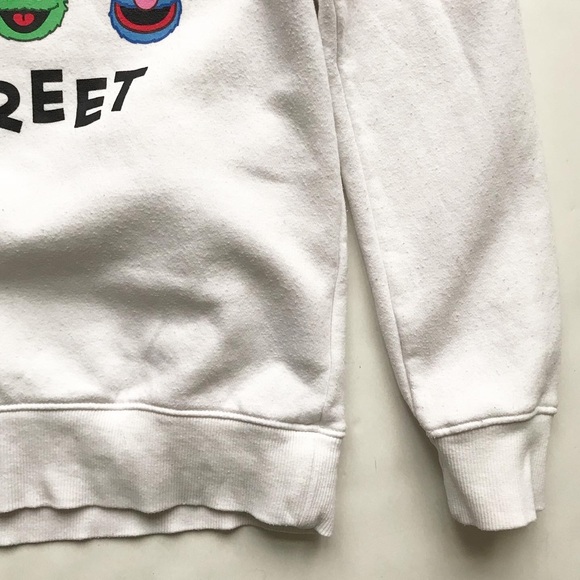 H&M X Sesame Street sweatshirt GUC 8-10Y - Picture 3 of 6